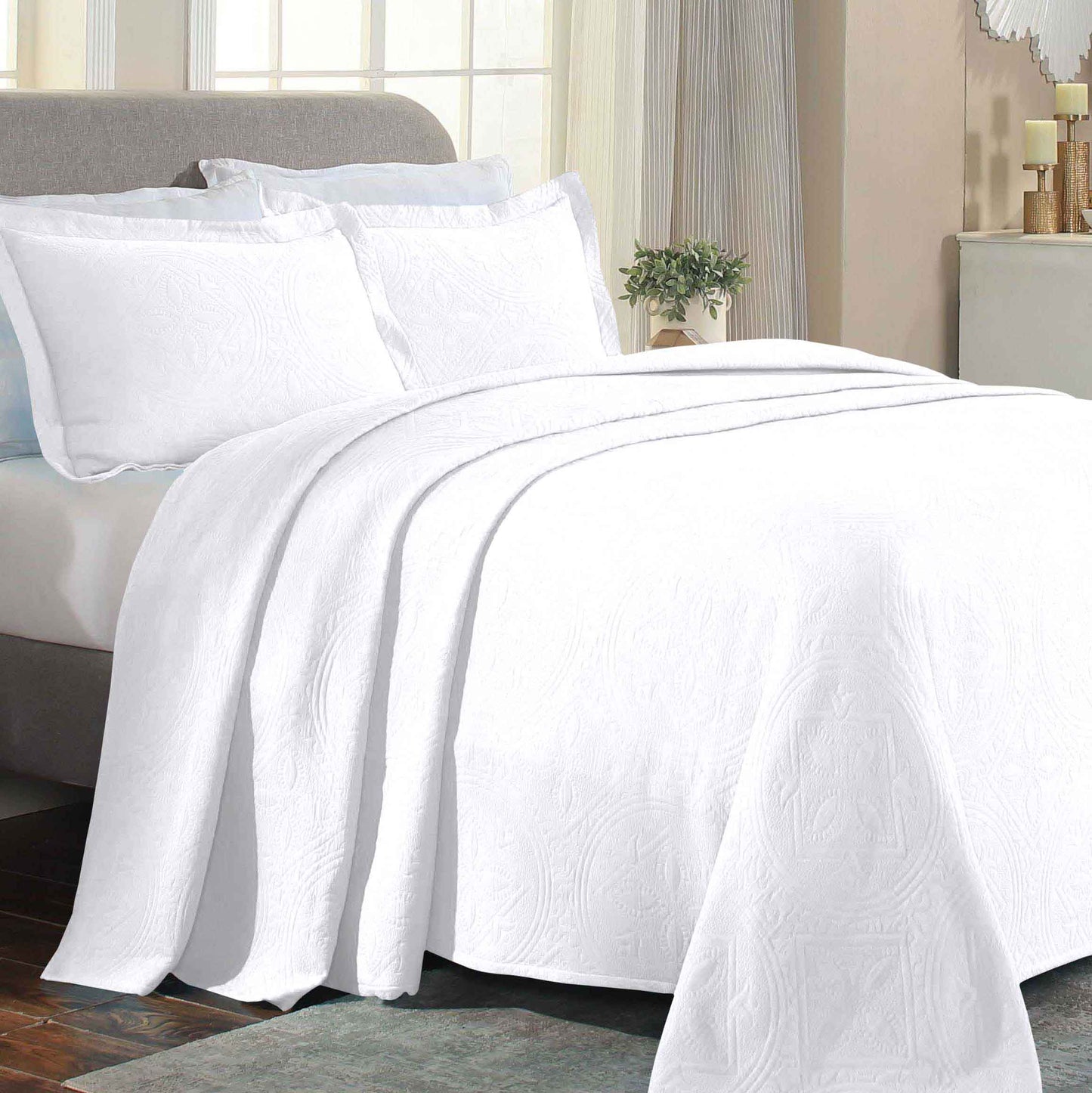 Celtic Circle Cotton Jacquard Matelasse Bedspread Set - White