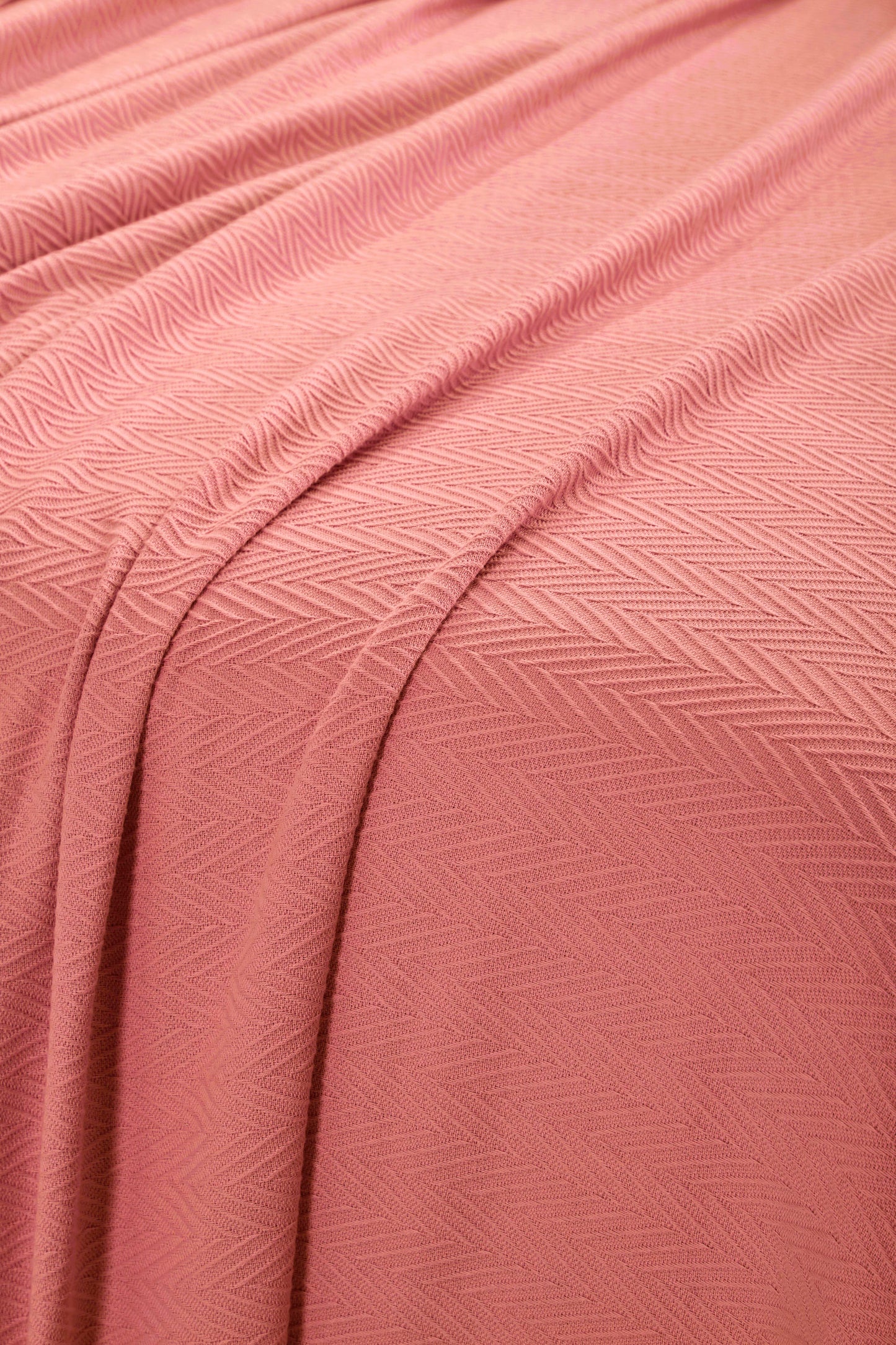 Chevron All-Season Cotton Blanket - Coral