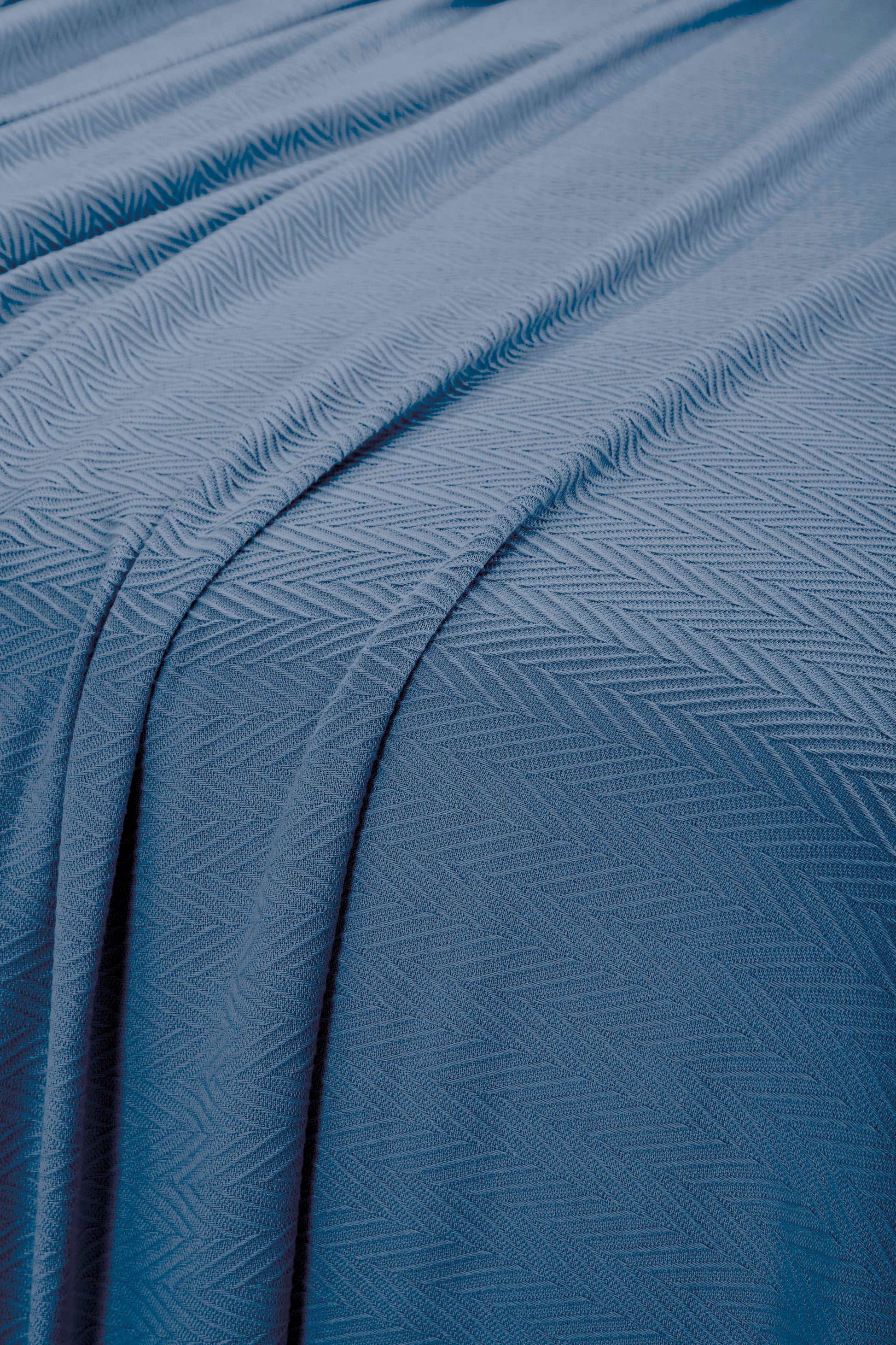 Chevron All-Season Cotton Blanket - Denim Blue