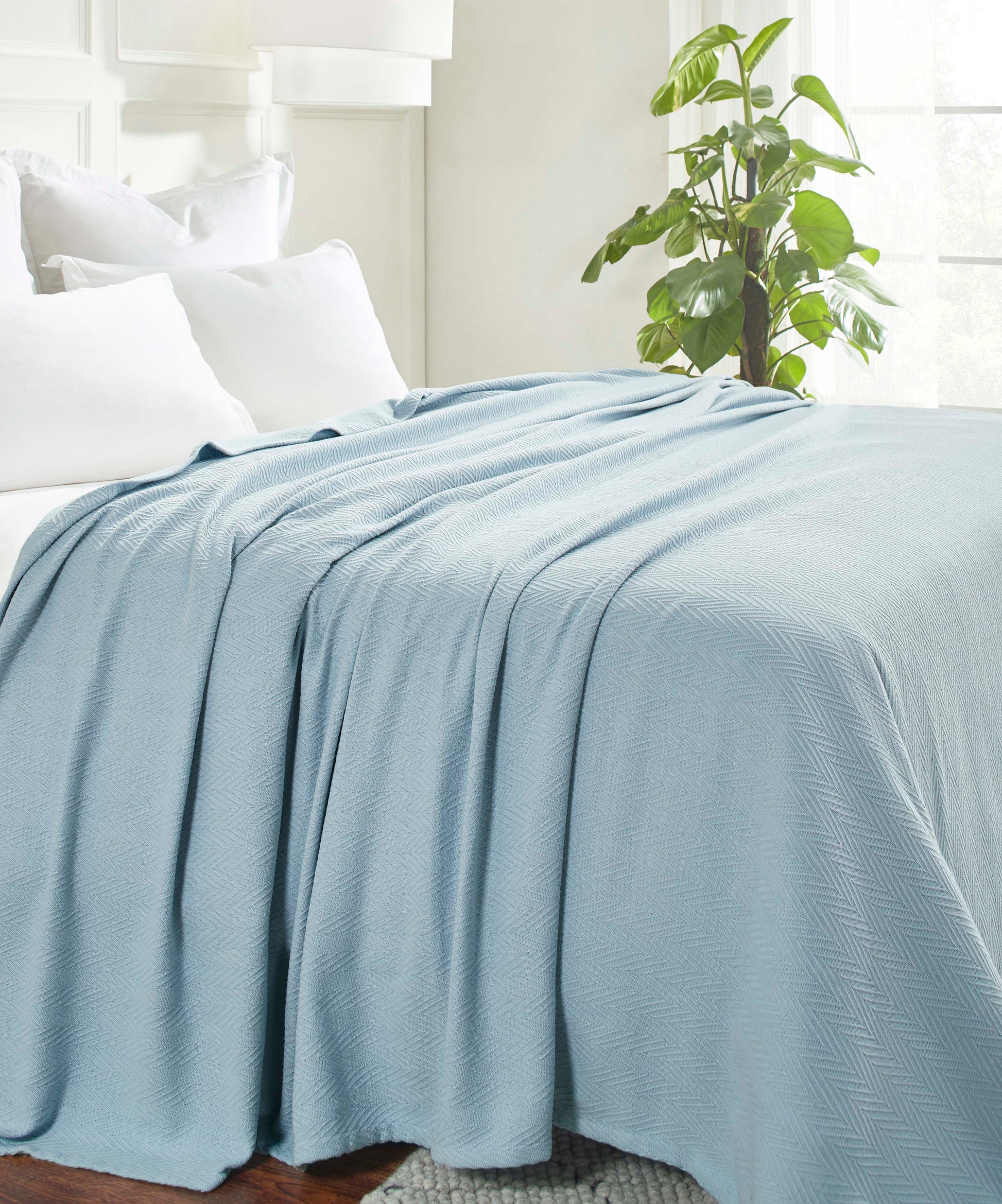 Chevron All-Season Cotton Blanket - Light Blue