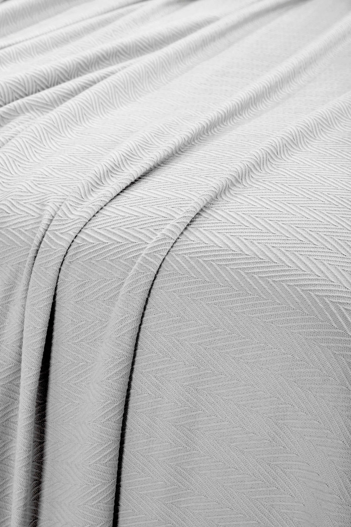 Chevron All-Season Cotton Blanket - SIlver