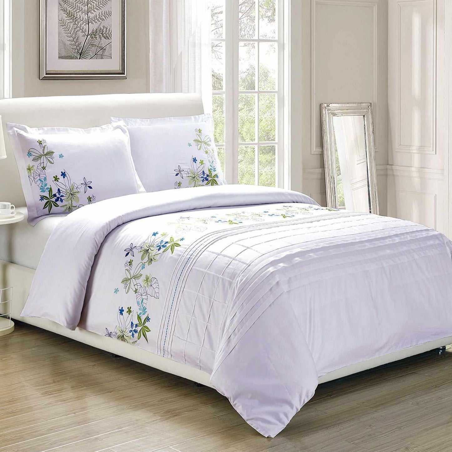 Superior Cotton Traditional Spring Blooms Twill Weave Duvet Cover Set - White