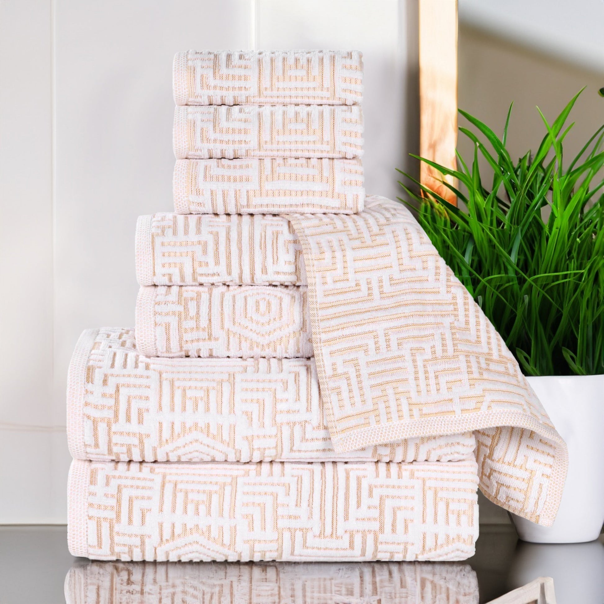 Cotton Modern Geometric Jacquard Plush Absorbent 8 Piece Towel Set - Gold