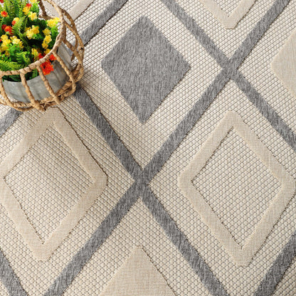Superior Daelyn Modern Diamond Lattice Indoor/Outdoor Area Rug - Cream