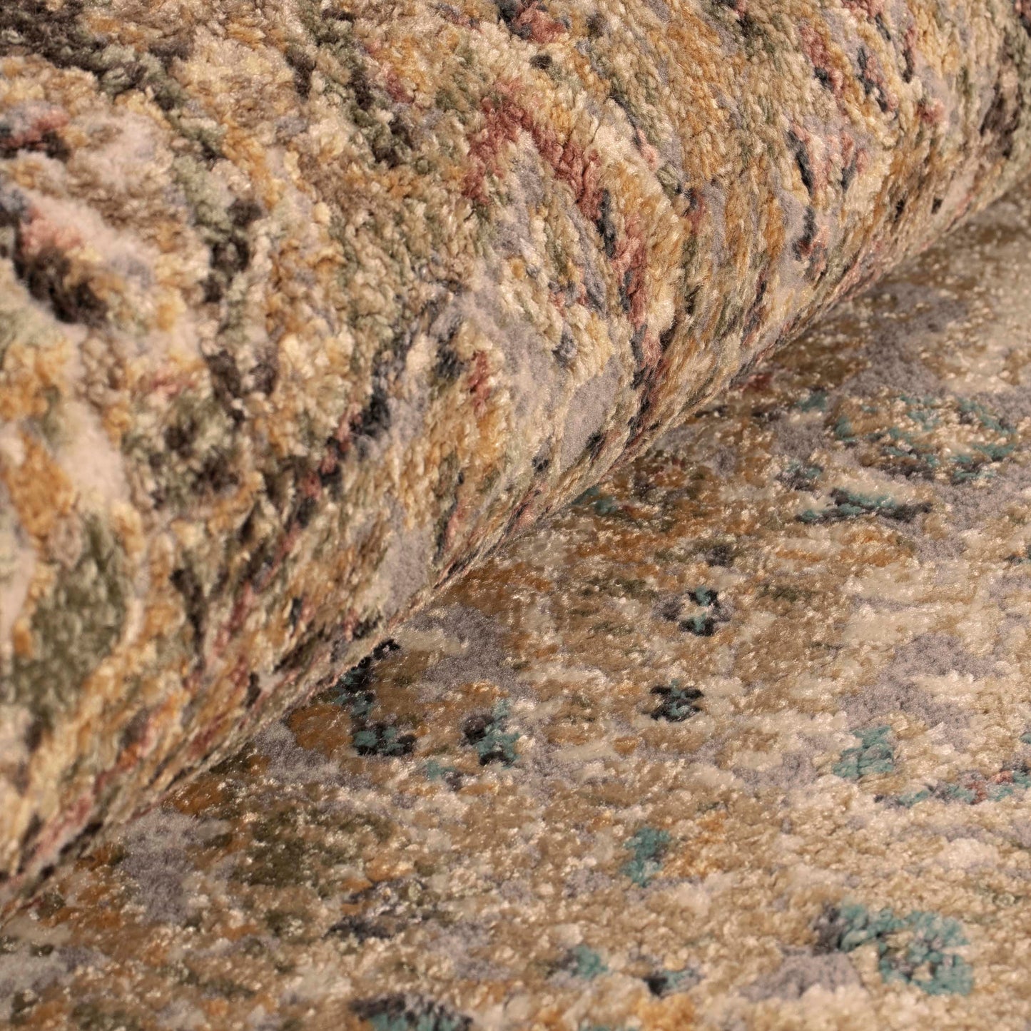 Superior Eilir Distressed Floral Persian Area Rug 