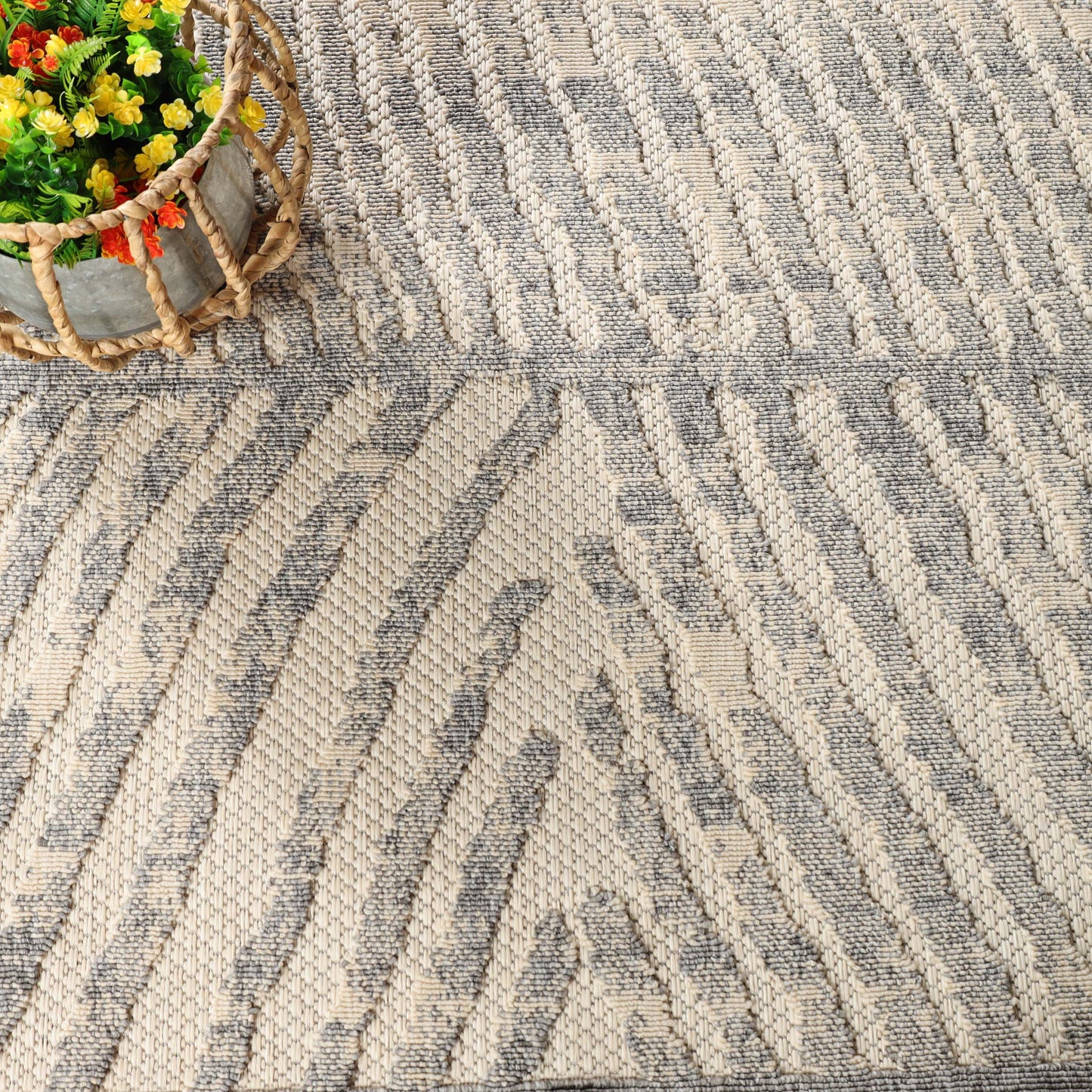 Ellery Abstract Geometric Modern Indoor/Outdoor Area Rug - Cream