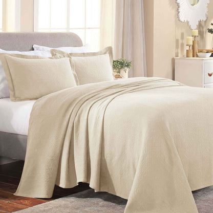 Fluer De Lis Jacquard Matelassé Cotton Medallion Bedspread Set - Ivory