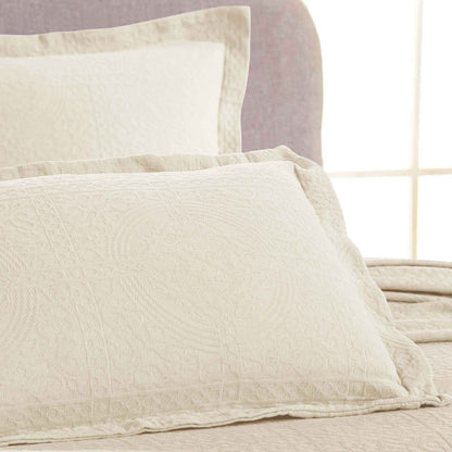 Fluer De Lis Jacquard Matelassé Cotton Medallion Bedspread Set - Ivory