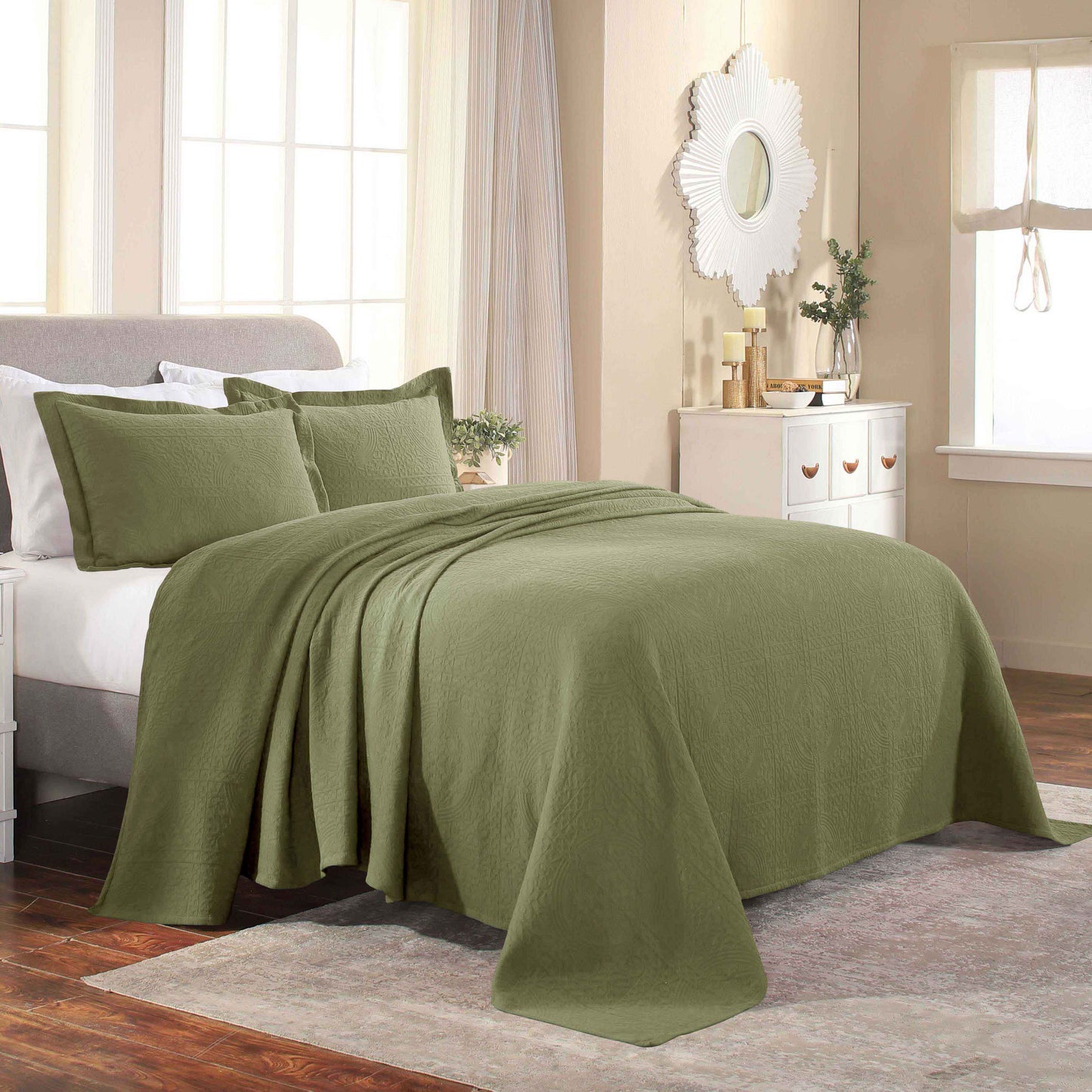 Fluer De Lis Jacquard Matelassé Cotton Medallion Bedspread Set - Sage