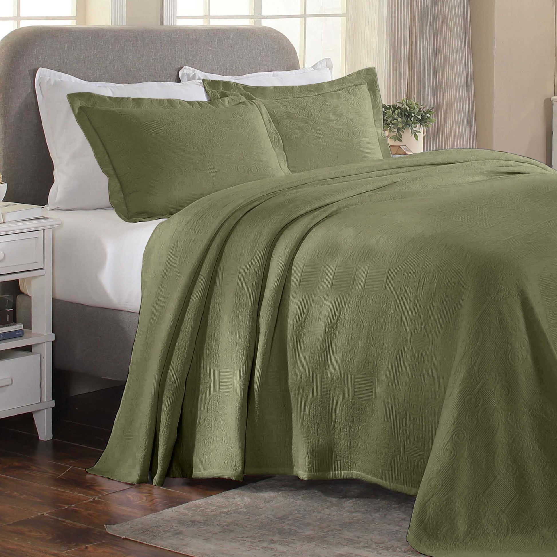 Florin Cotton Matelasse Weave Jacquard Scroll Medallion Bedspread Set - Sage