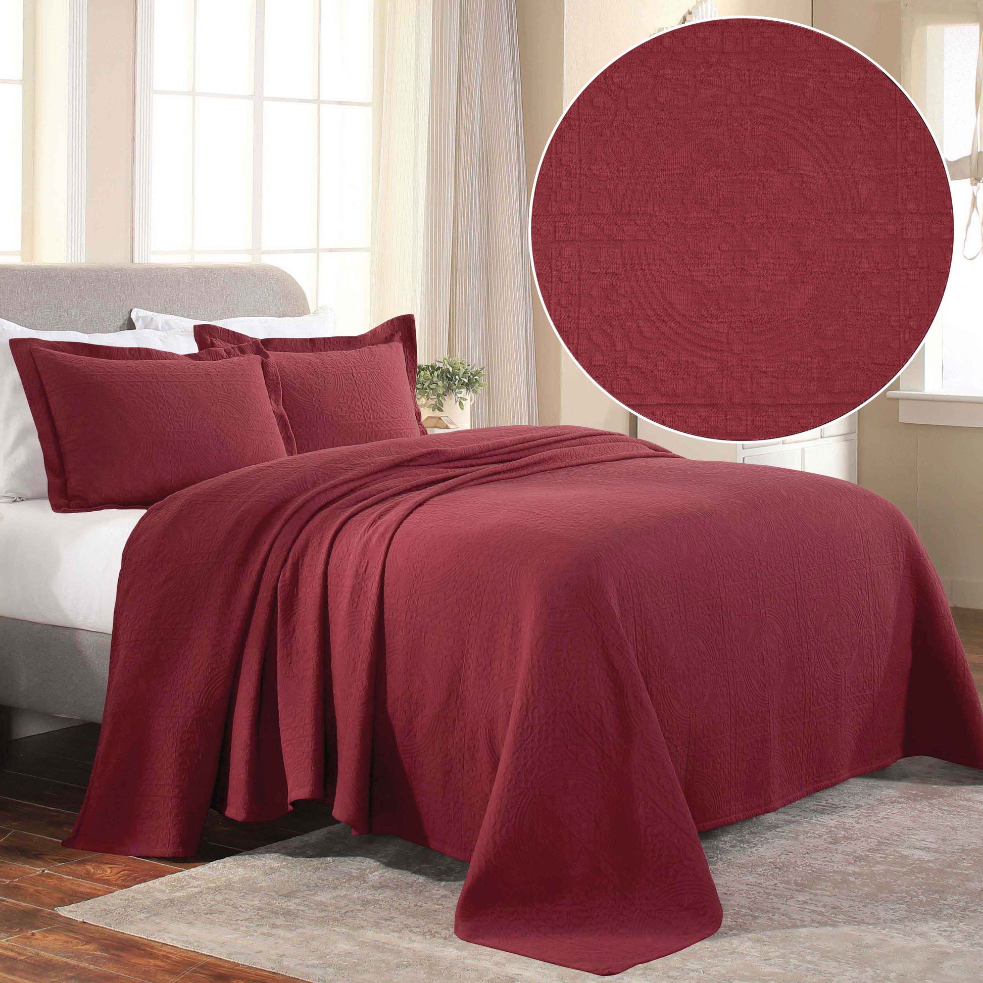 Fluer De Lis Jacquard Matelassé Cotton Medallion Bedspread Set - Garnet