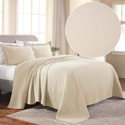 Fluer De Lis Jacquard Matelassé Cotton Medallion Bedspread Set - Ivory