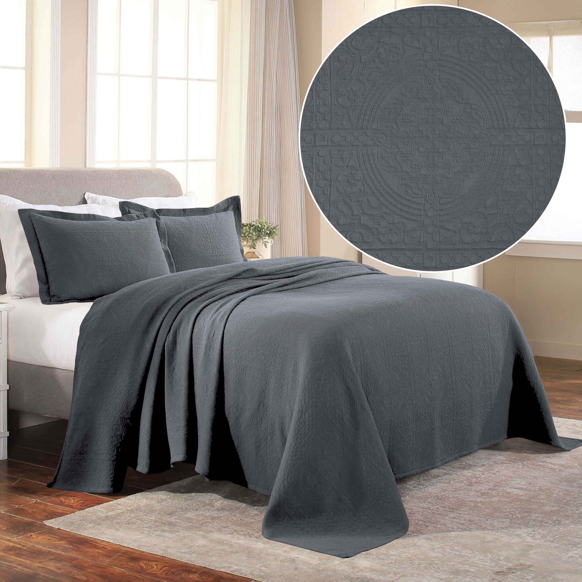 Fluer De Lis Jacquard Matelassé Cotton Medallion Bedspread Set - Silver