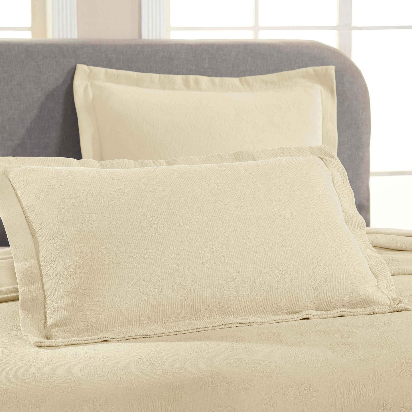 Jacquard Matelassé Paisley Cotton Bedspread Set - Ivory