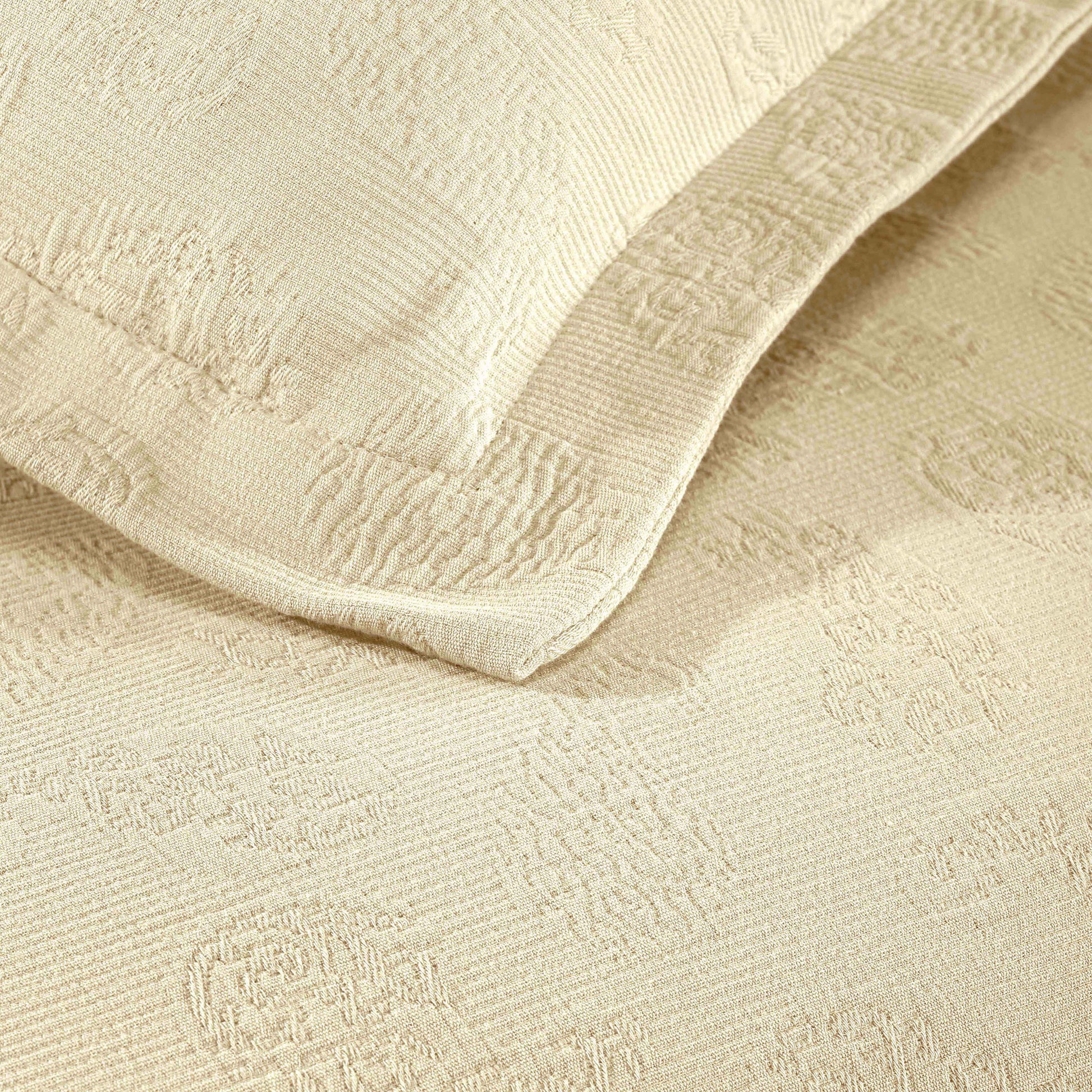 Jacquard Matelassé Paisley Cotton Bedspread Set - Ivory