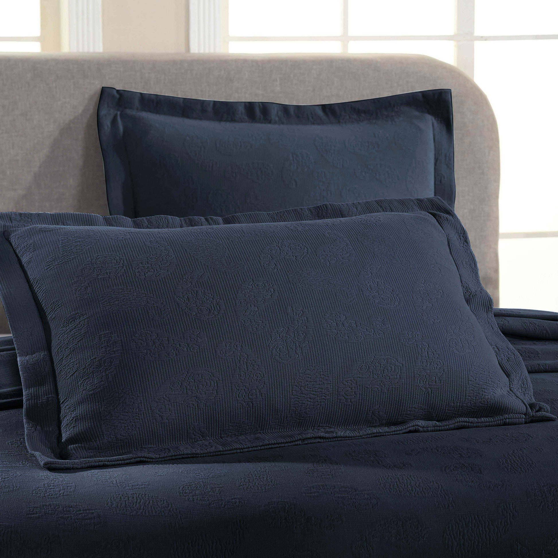 Jacquard Matelassé Paisley Cotton Bedspread Set - Navy Blue