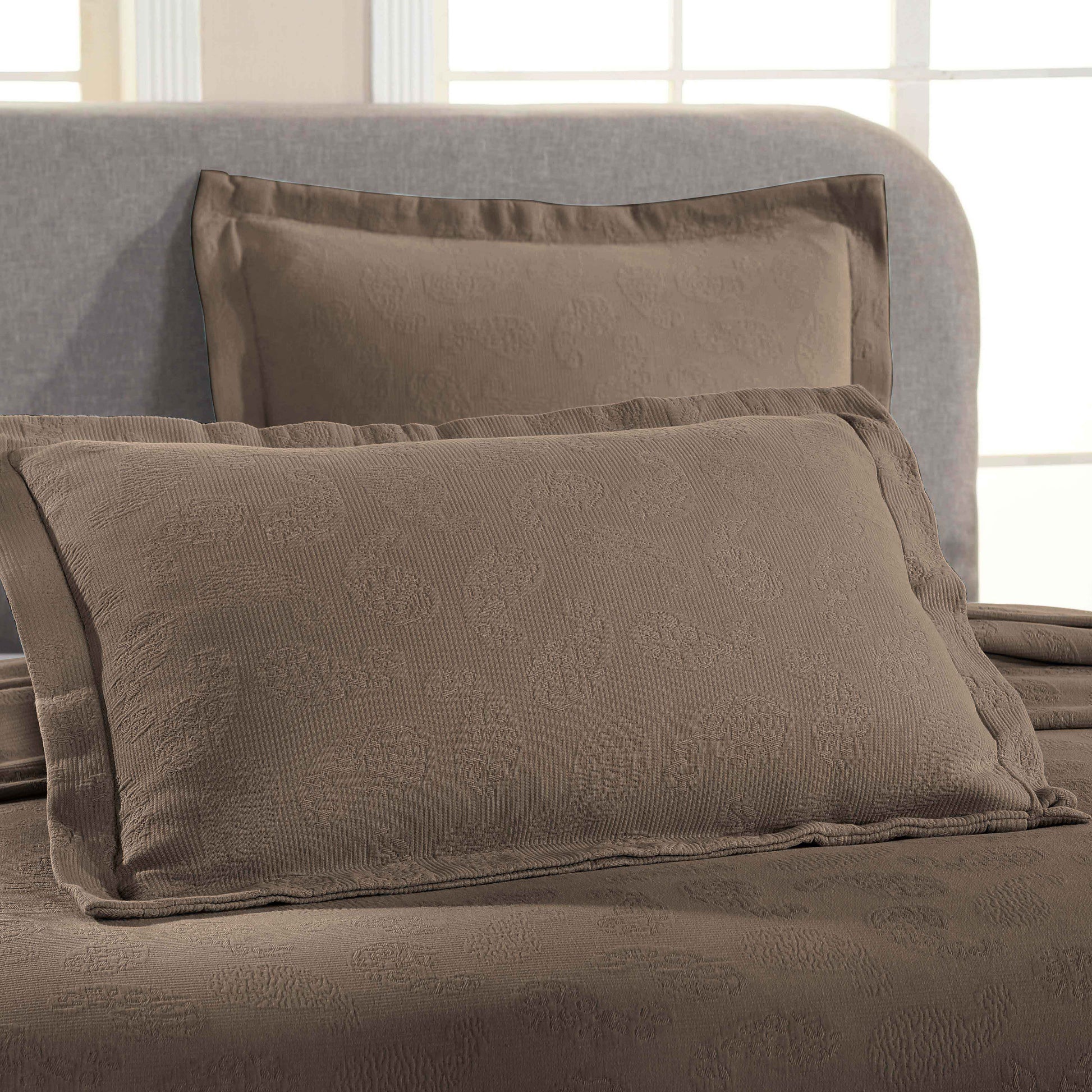 Jacquard Matelassé Paisley Cotton Bedspread Set - Taupe