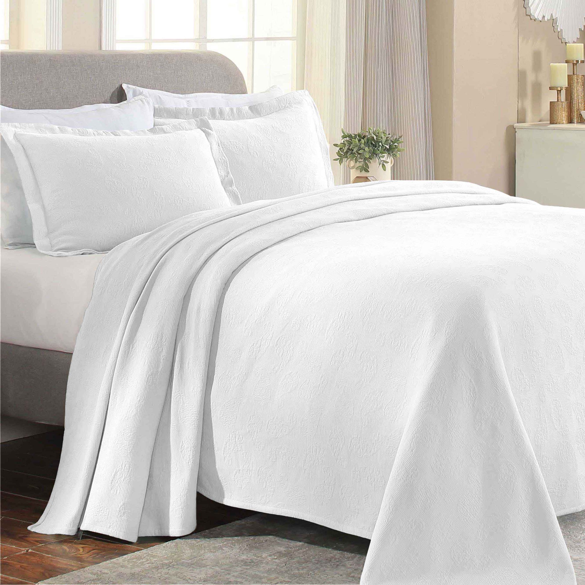 Jacquard Matelassé Paisley Cotton Bedspread Set - White