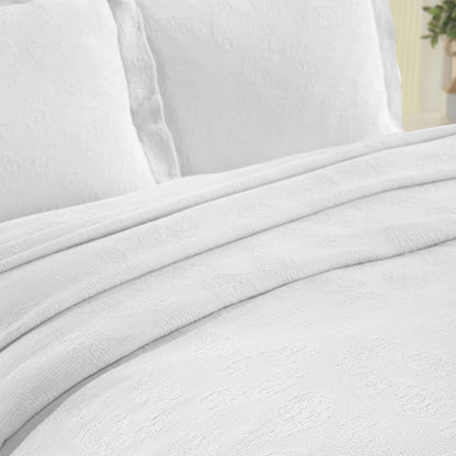 Jacquard Matelassé Paisley Cotton Bedspread Set - White