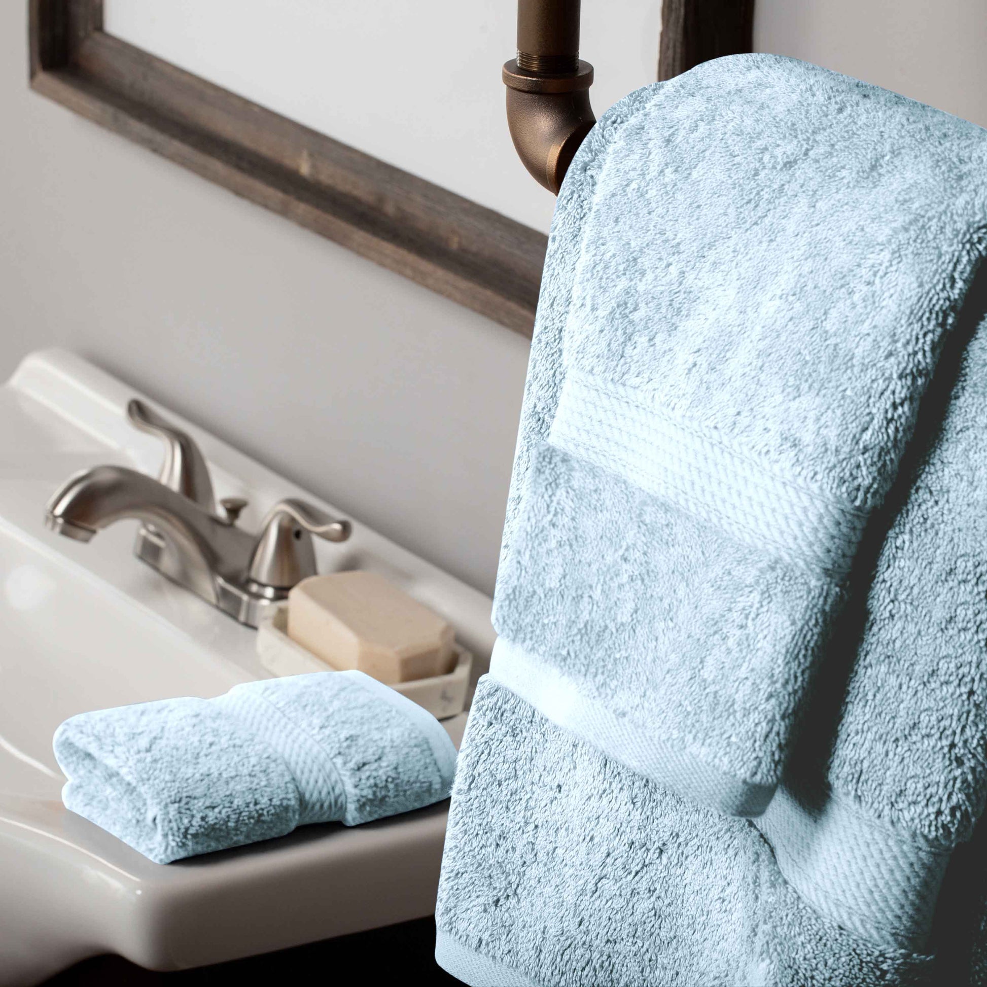 Egyptian Cotton Pile Plush Heavyweight Absorbent Bath Towel (Set of 4) - LightBlue