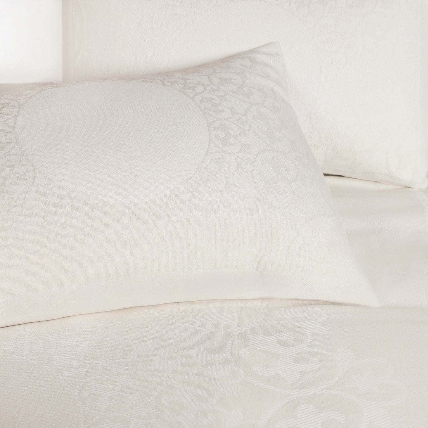 Superior Lyron Cotton Blend Woven Jacquard Vintage Floral Scroll Lightweight Bedspread and Sham Set - Off White