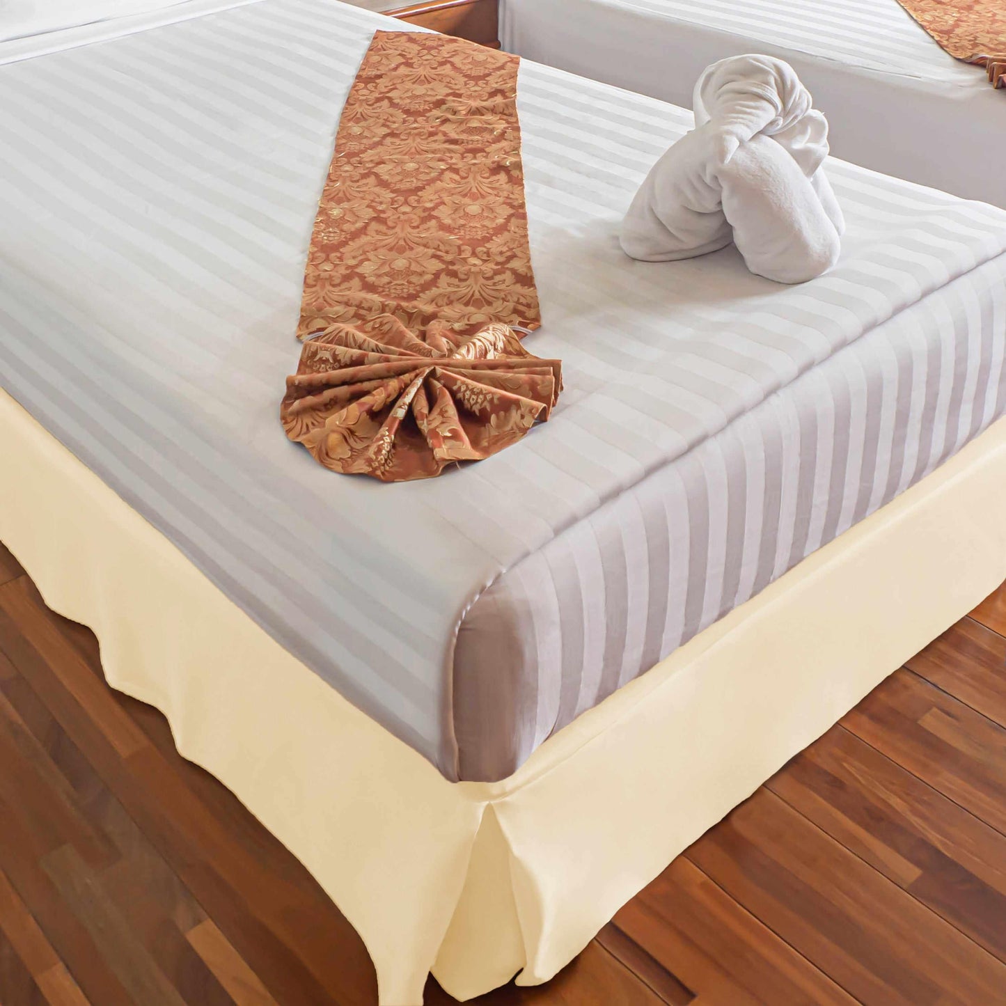Microfiber Wrinkle-Free Solid 15-Inch Drop Bed Skirt - Ivory