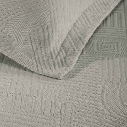 Cotton Jacquard Matelassé Scalloped Geometric Fret Bedspread Set - Platinum