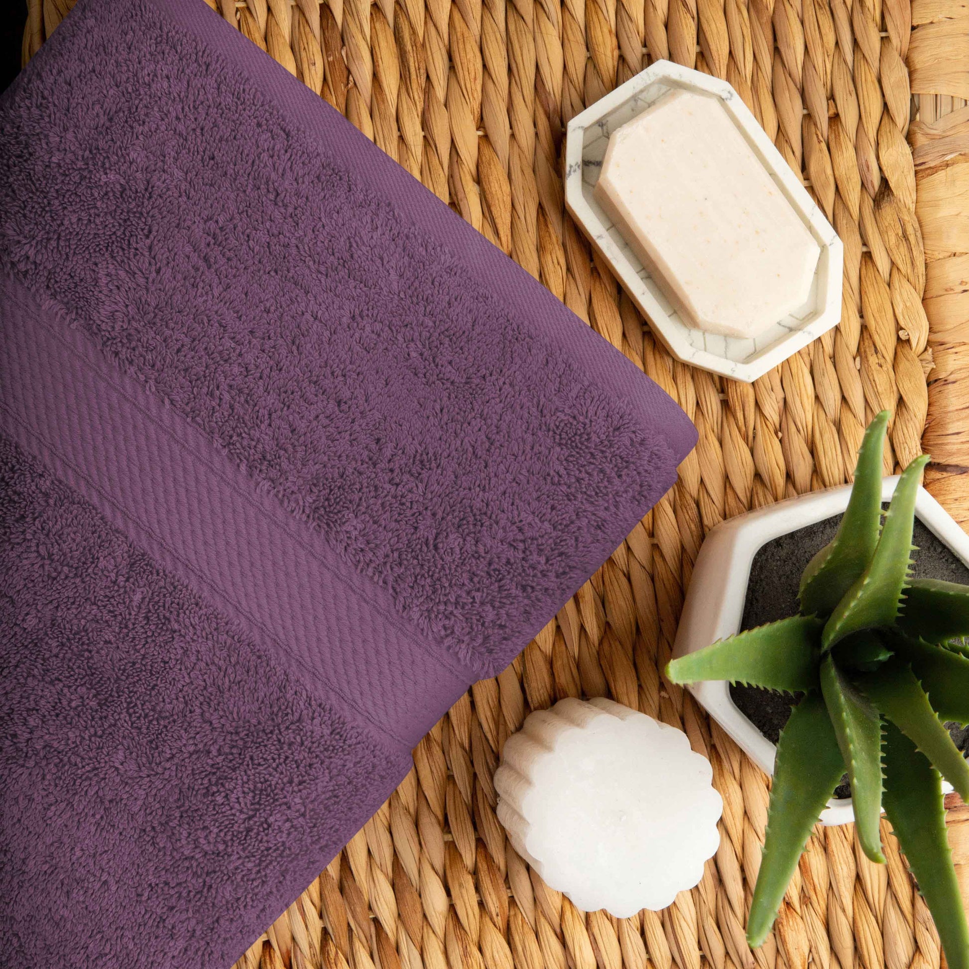 Egyptian Cotton Pile Plush Heavyweight Absorbent Bath Towel (Set of 4) - Plum