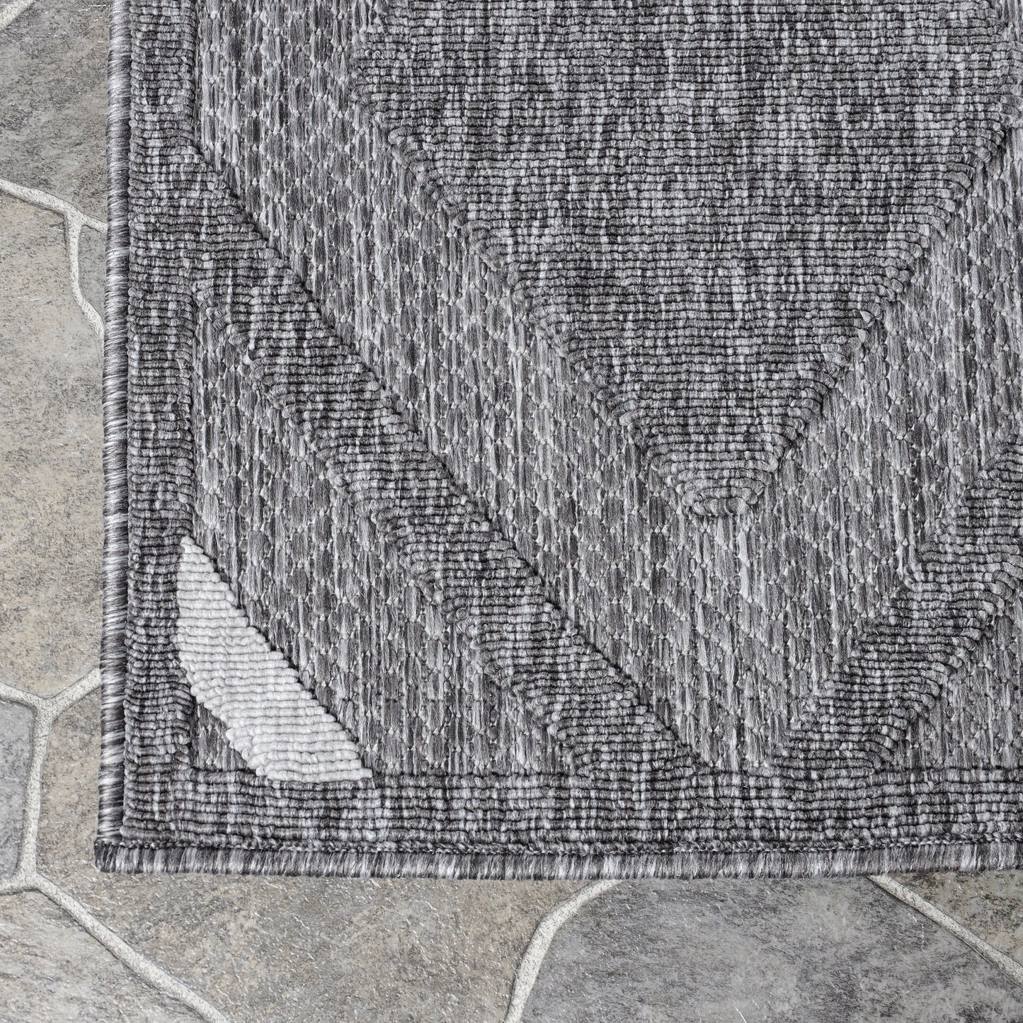 Superior Daelyn Modern Diamond Lattice Indoor/Outdoor Area Rug - Grey