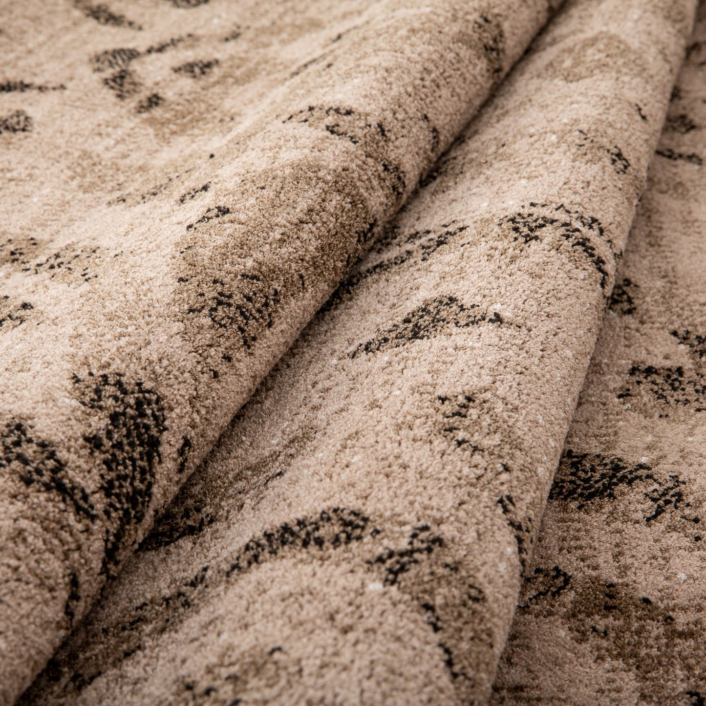 Superior Lovina Classic Scrolling Vine Indoor Area Rug  - Bronze