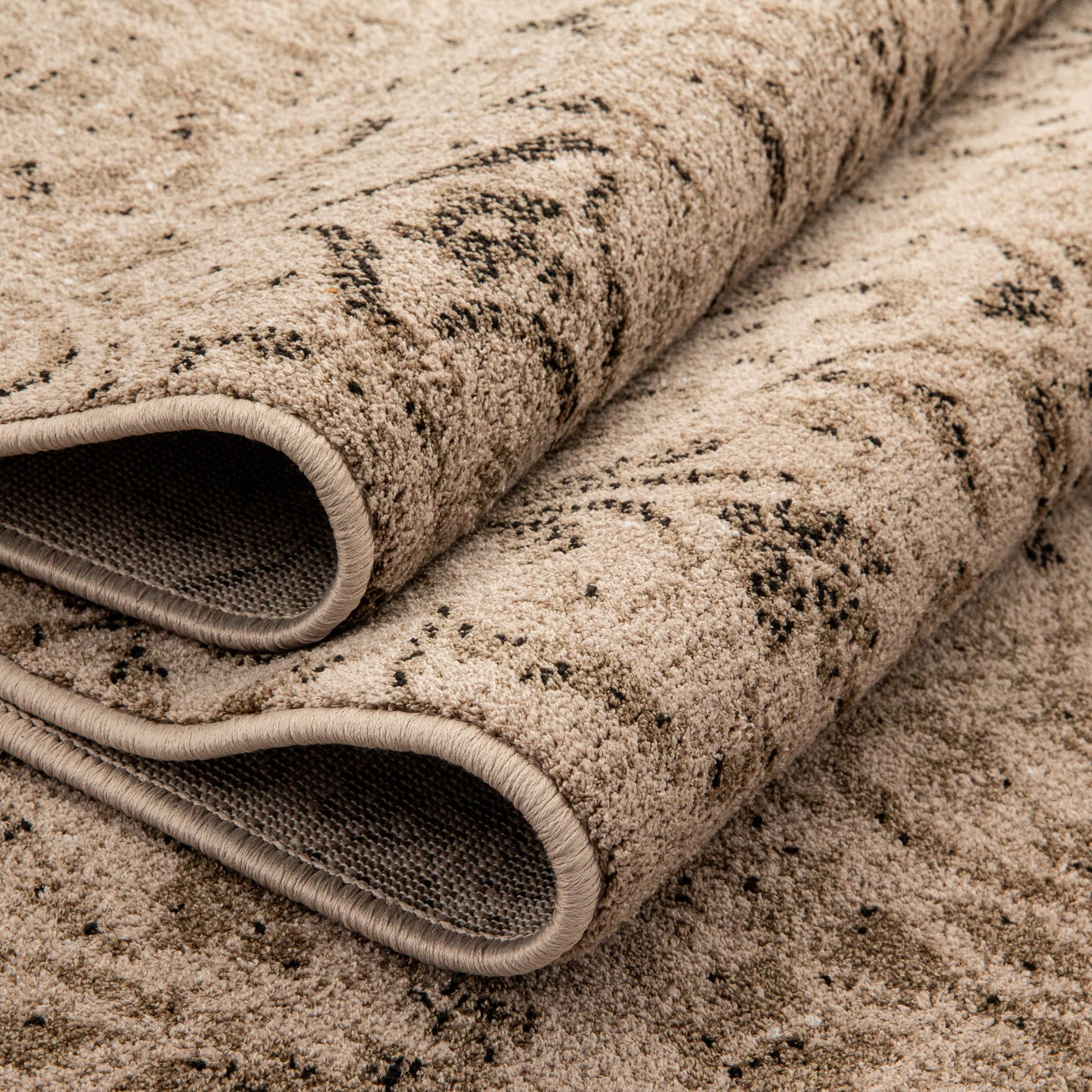 Superior Lovina Classic Scrolling Vine Indoor Area Rug  -  Bronze