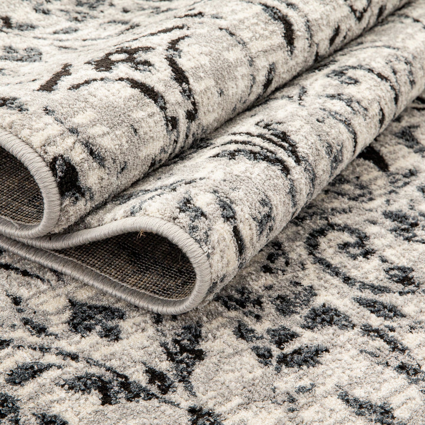 Superior Lovina Classic Scrolling Vine Indoor Area Rug - Platinum