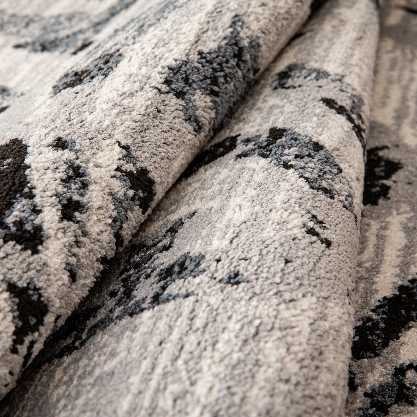 Superior Lovina Classic Scrolling Vine Indoor Area Rug - Platinum