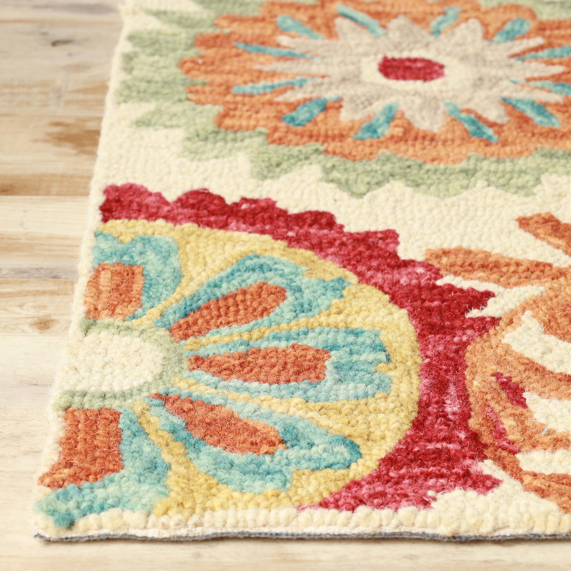 Superior Floral Medallion Hand-Tufted Handmade Wool Indoor Area Rug - Cream