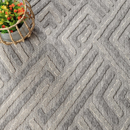 Wynn Modern Geometric Abstract Indoor/Outdoor Area Rug - Charcoal