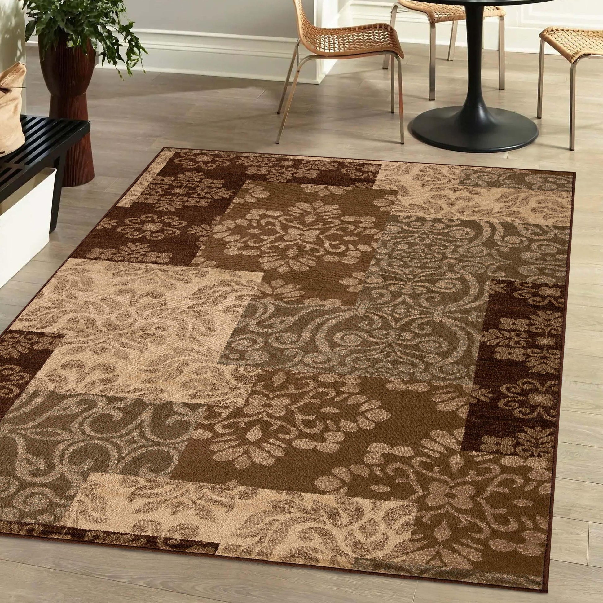  Rockhill Floral Medallion Power-Loomed Indoor Area Rug or Runner 