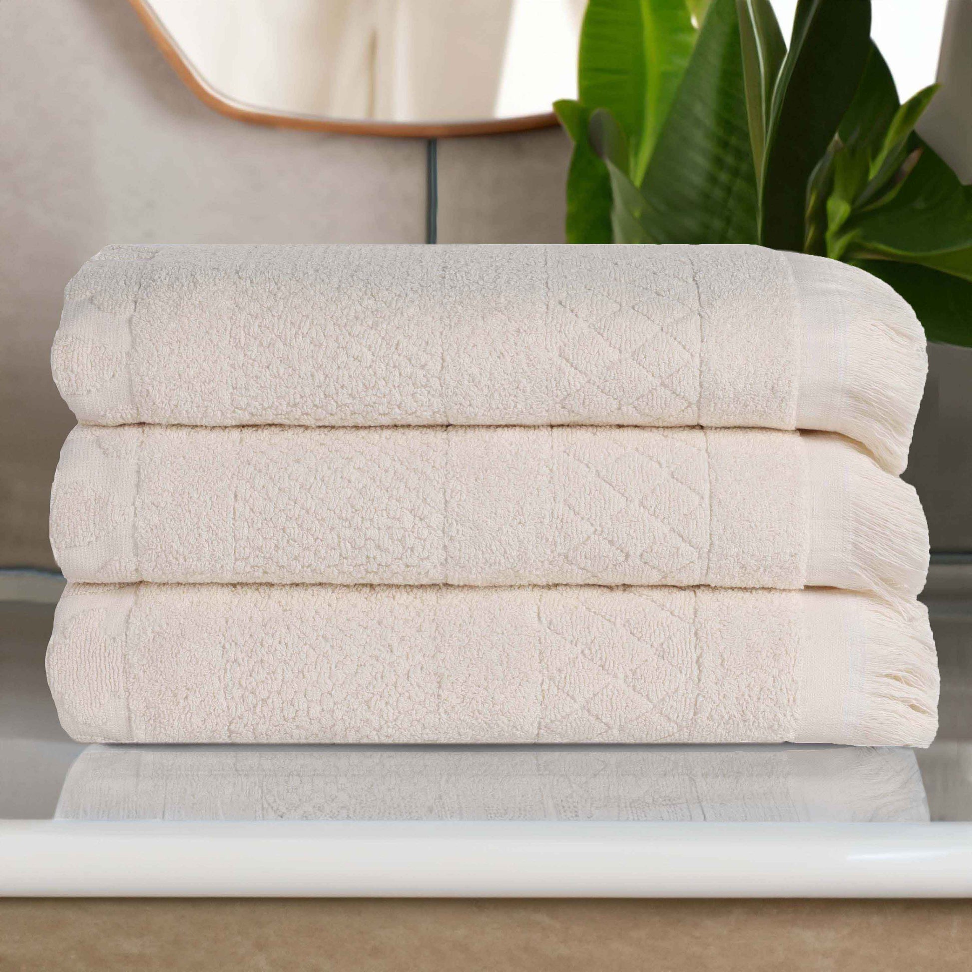 Rolla Cotton Geometric Jacquard Plush Absorbent Bath Towel - Ivory