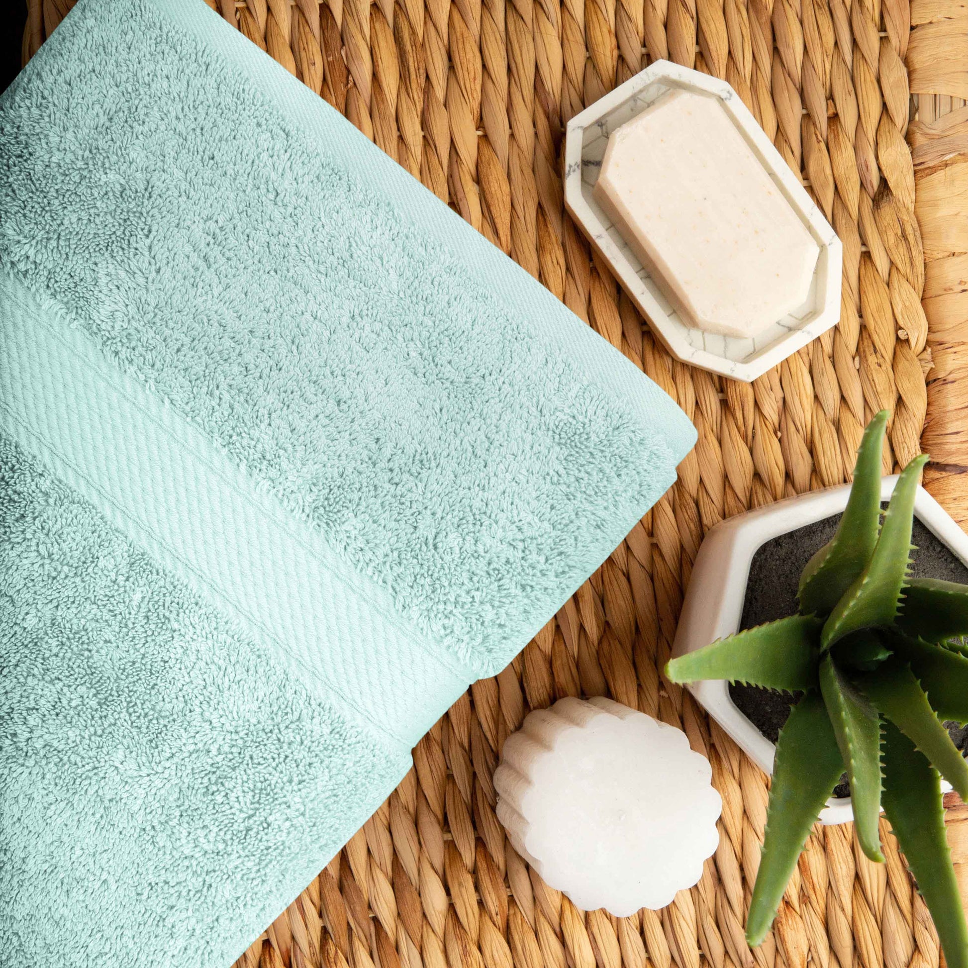 Egyptian Cotton Pile Plush Heavyweight Absorbent Bath Towel (Set of 4) - Seafoam