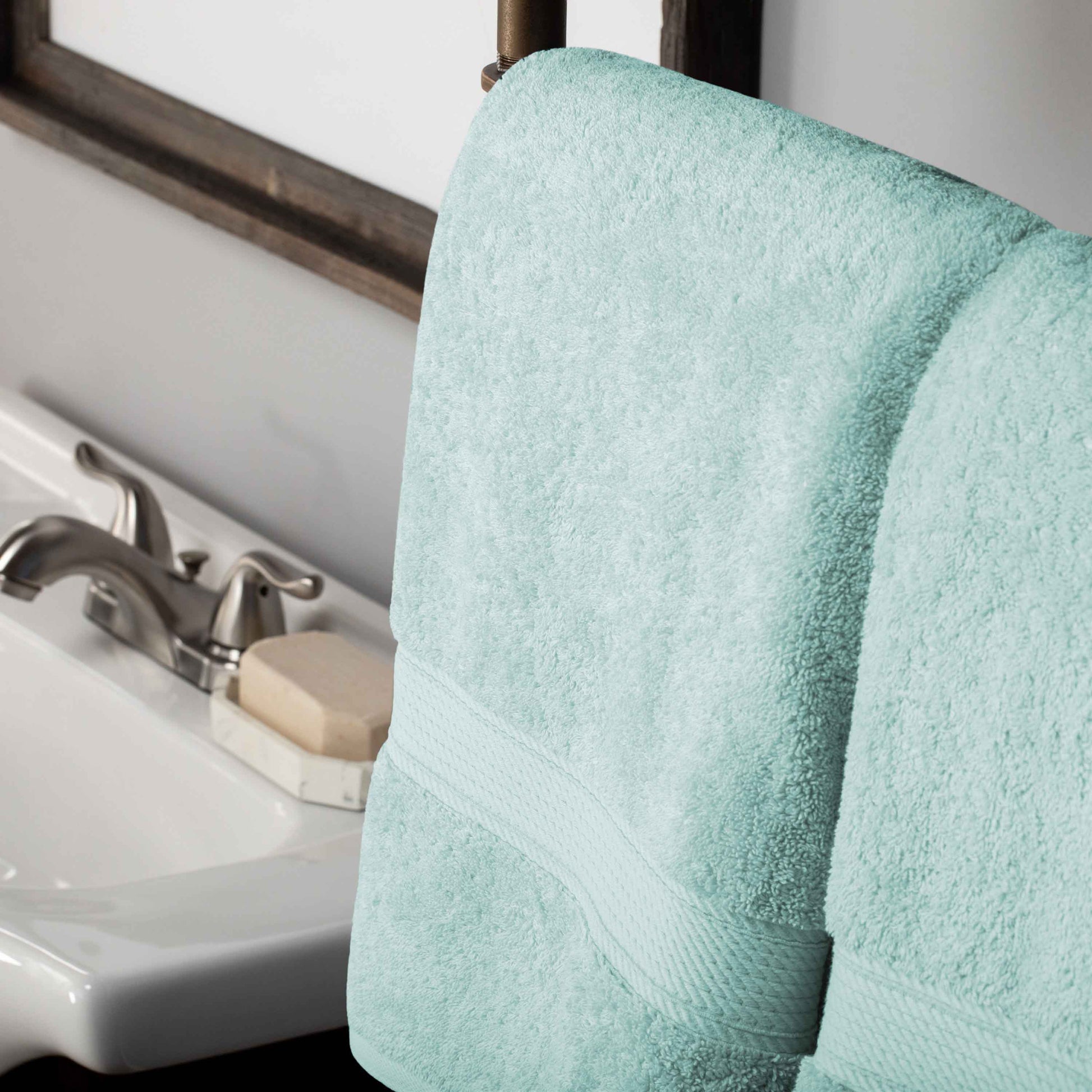 Egyptian Cotton Pile Plush Heavyweight Absorbent Bath Towel (Set of 4) - Seafoam