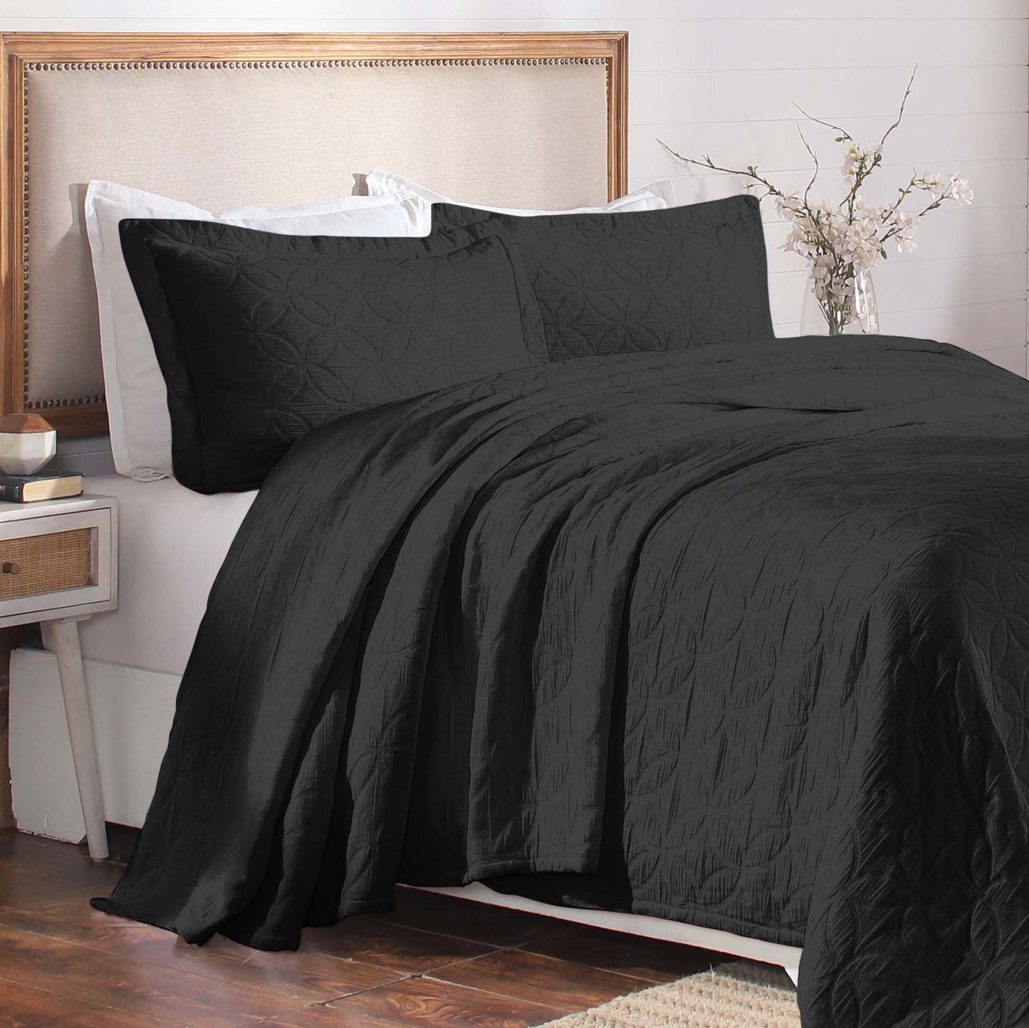 Serenity Cotton Matelasse Weave Jacquard Celtic Circle Bedspread Set - Black