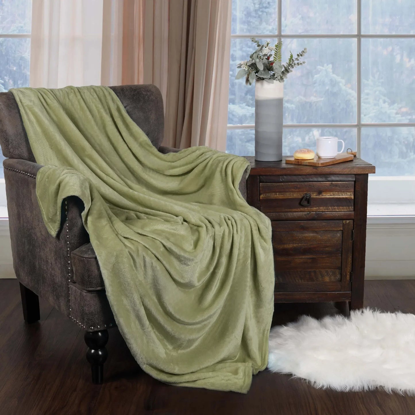 Fleece Plush Medium Weight Fluffy Soft Decorative Blanket Or Throw