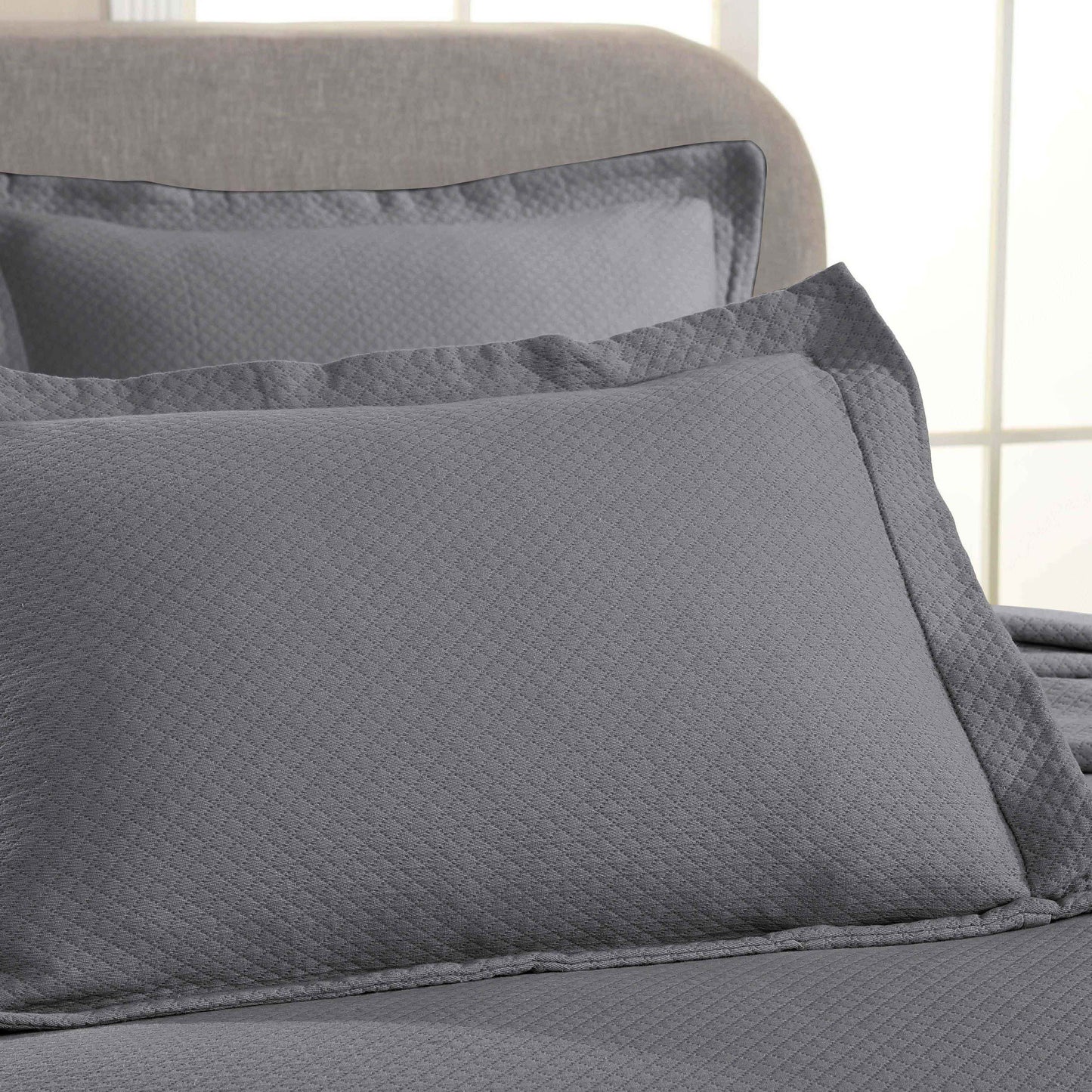 Solitaire Jacquard Matelassé Cotton Diamond Solitaire Bedspread Set - Grey