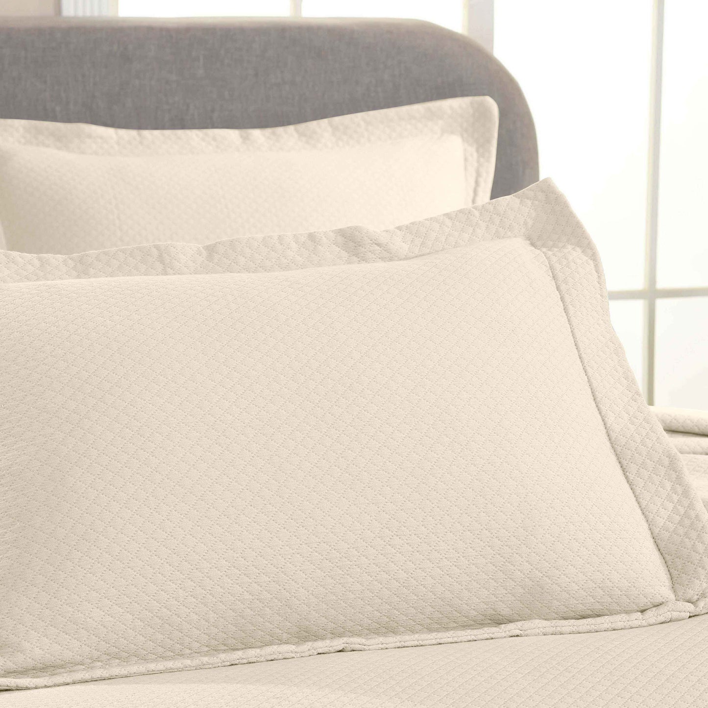 Solitaire Jacquard Matelassé Cotton Diamond Solitaire Bedspread Set - Ivory