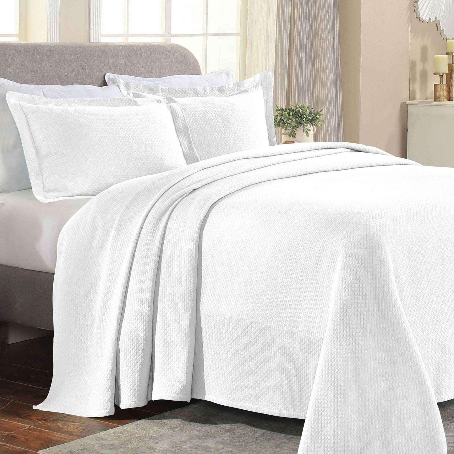 Solitaire Jacquard Matelassé Cotton Diamond Solitaire Bedspread Set - White