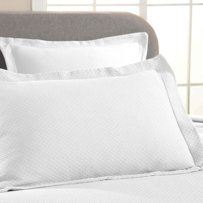 Solitaire Jacquard Matelassé Cotton Diamond Solitaire Bedspread Set - White