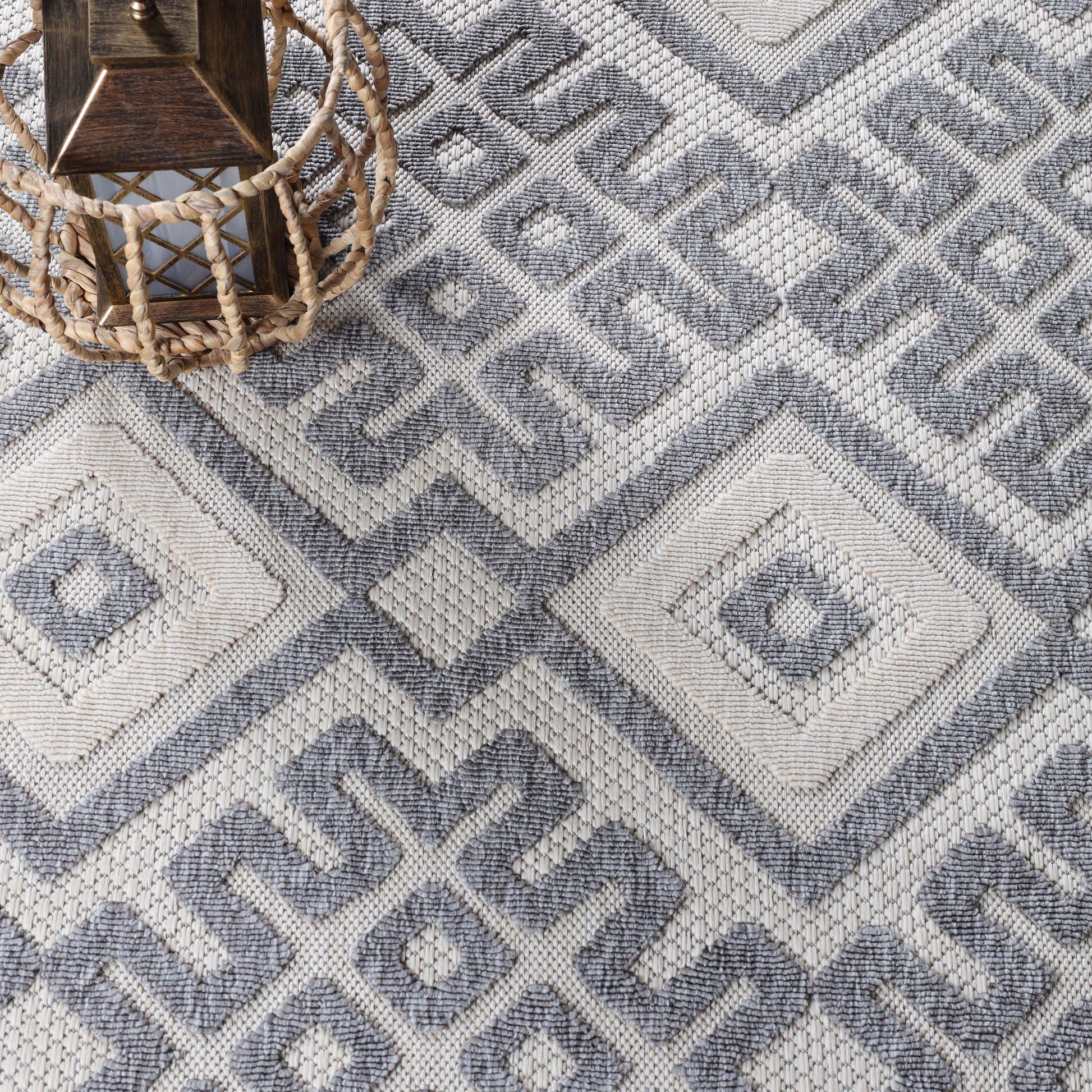 Sterling Modern Geometric Diamonds Indoor/Outdoor Area Rug - Cream