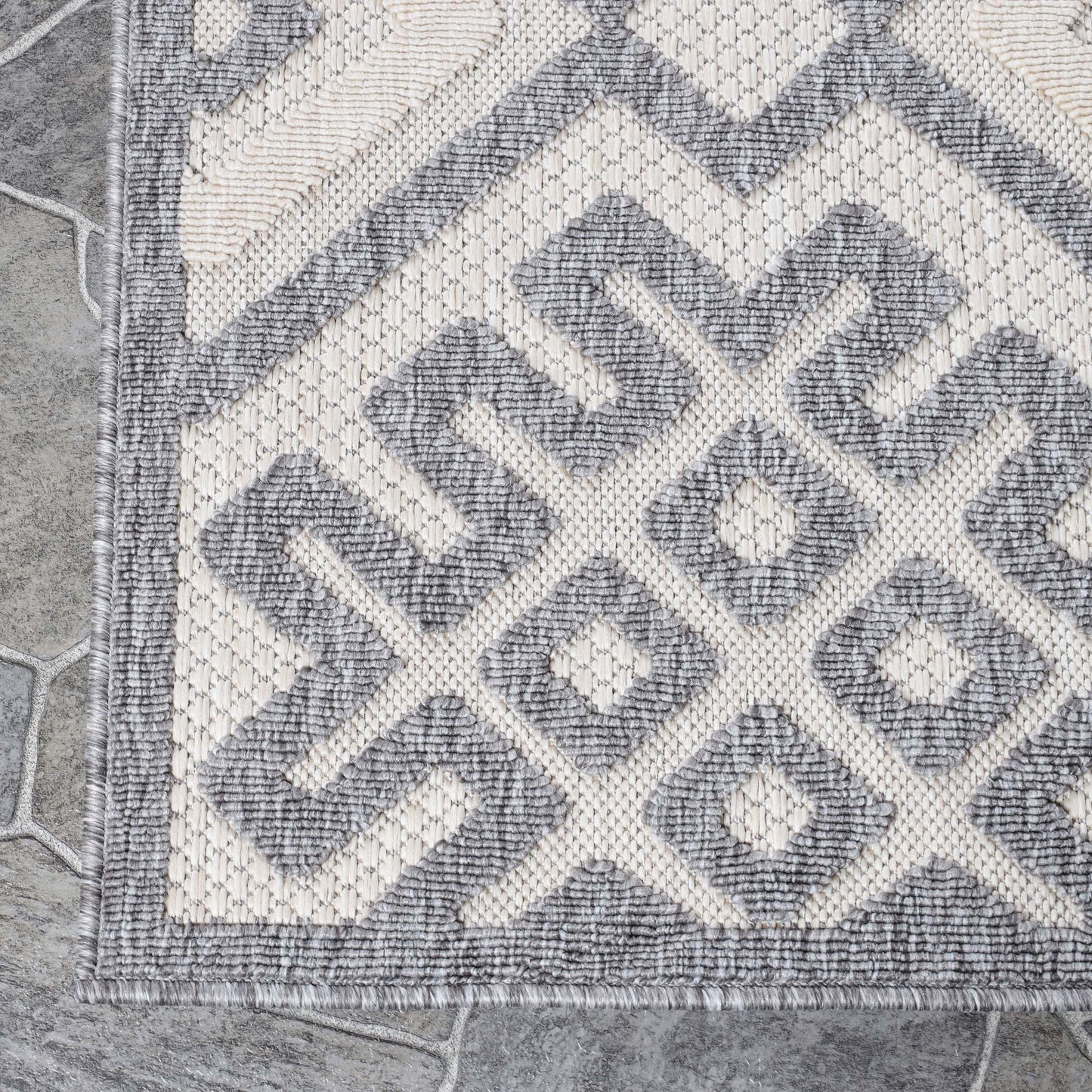 Sterling Modern Geometric Diamonds Indoor/Outdoor Area Rug - Cream