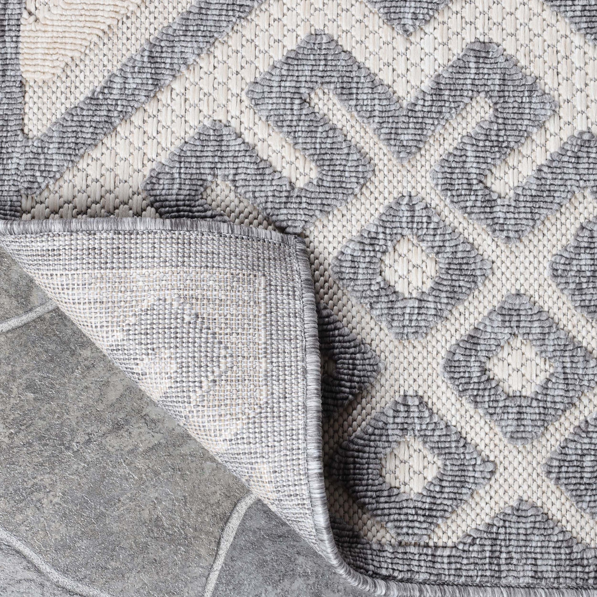 Sterling Modern Geometric Diamonds Indoor/Outdoor Area Rug - Cream