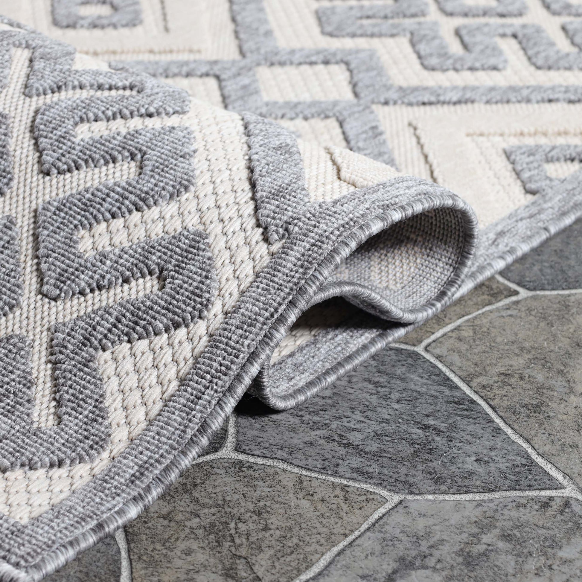 Sterling Modern Geometric Diamonds Indoor/Outdoor Area Rug - Cream