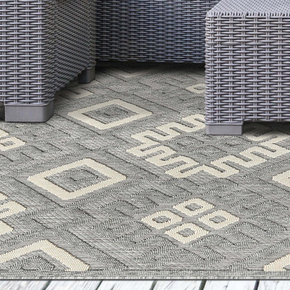 Sterling Modern Geometric Diamonds Indoor/Outdoor Area Rug - Grey